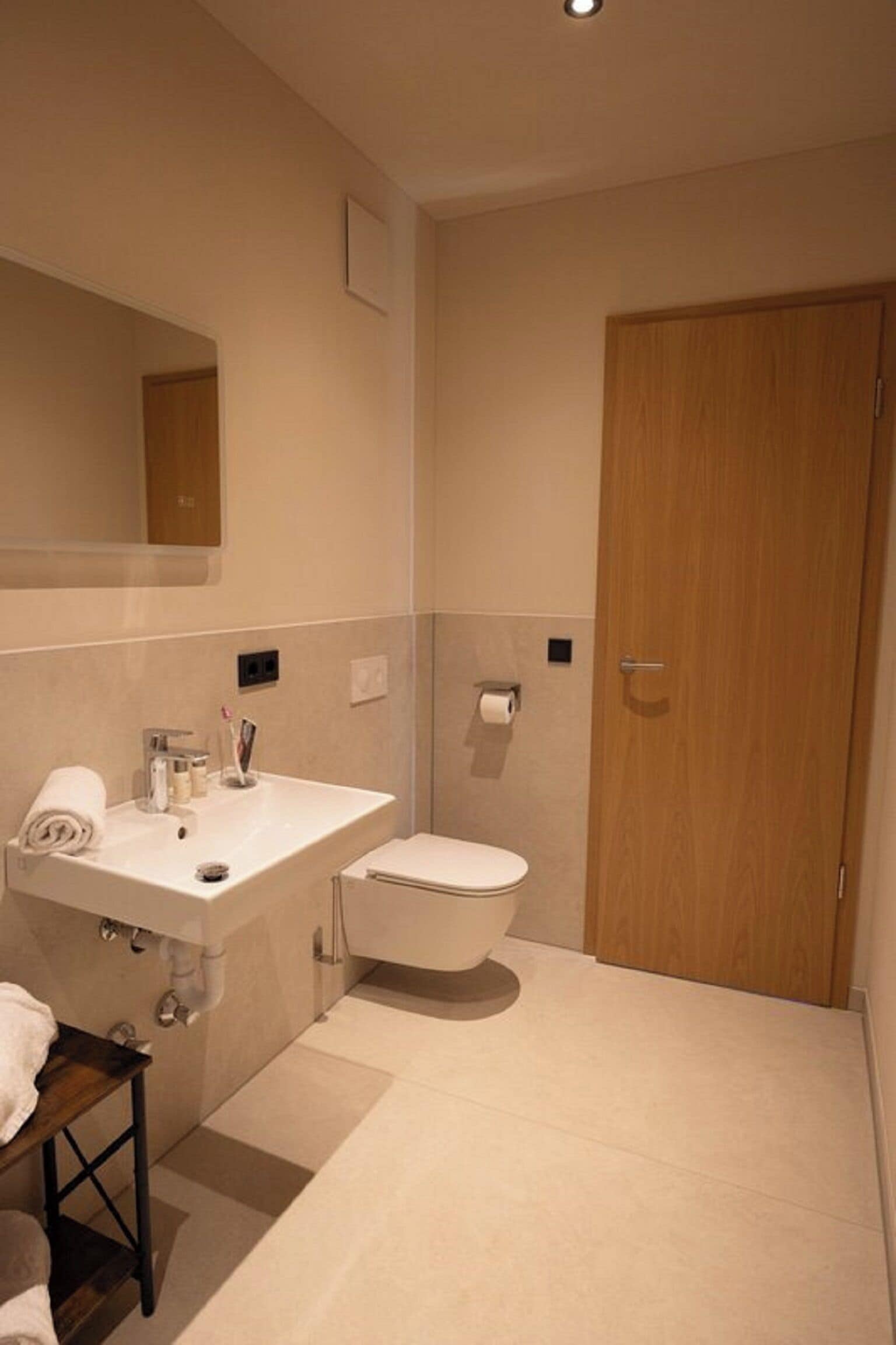 Double Room | Bathroom | Shower, towels