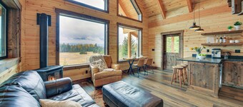 Mtn Valley Views! Cabin 6 Mi to Lake Pend Oreille