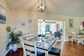 House (3 Bedrooms) | Interior - 4 Mi to Port Charlotte Town Center: Group Retreat! (Port Charlotte)