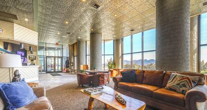 Majestic Mtn Views, Heated Pool! Sugartop Condo