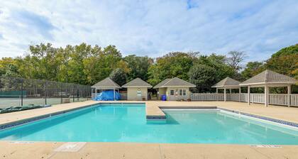 2 Mi to Bethany Beach! Family Getaway w/ Deck