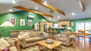 House (3 Bedrooms) | Front of property