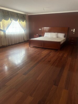 5 室のベッドルーム、アイロン / アイロン台、WiFi、ベッドシーツ