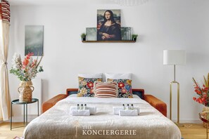 Iron/ironing board, travel crib, WiFi, bed sheets