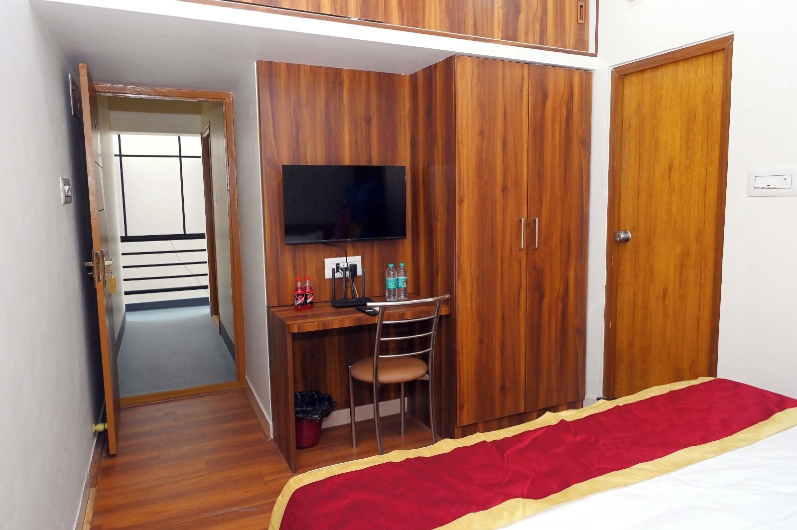 Individually furnished, desk, laptop workspace, blackout curtains