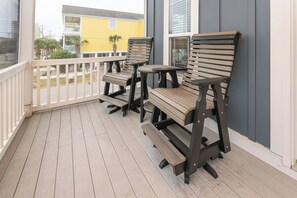 Terrace/patio - 7 Bedroom, 2nd Row with a Private Pool - Driftwood Dreams (Surfside Beach)