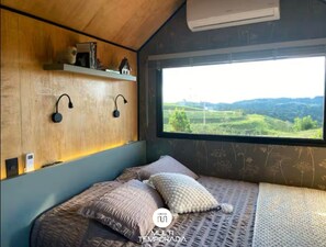 Deluxe huisje, uitzicht op bergen | Luxe beddengoed, individueel gedecoreerd, individueel gemeubileerd