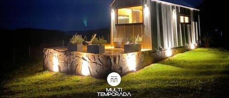 Fachada del alojamiento - Noche