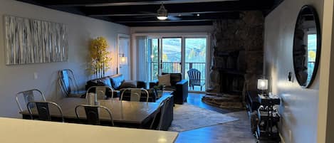 TV, fireplace