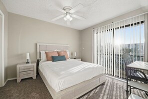 1 bedroom, desk, iron/ironing board, travel cot - District West Apartments | Simple. Modern. Home. (Lubbock)