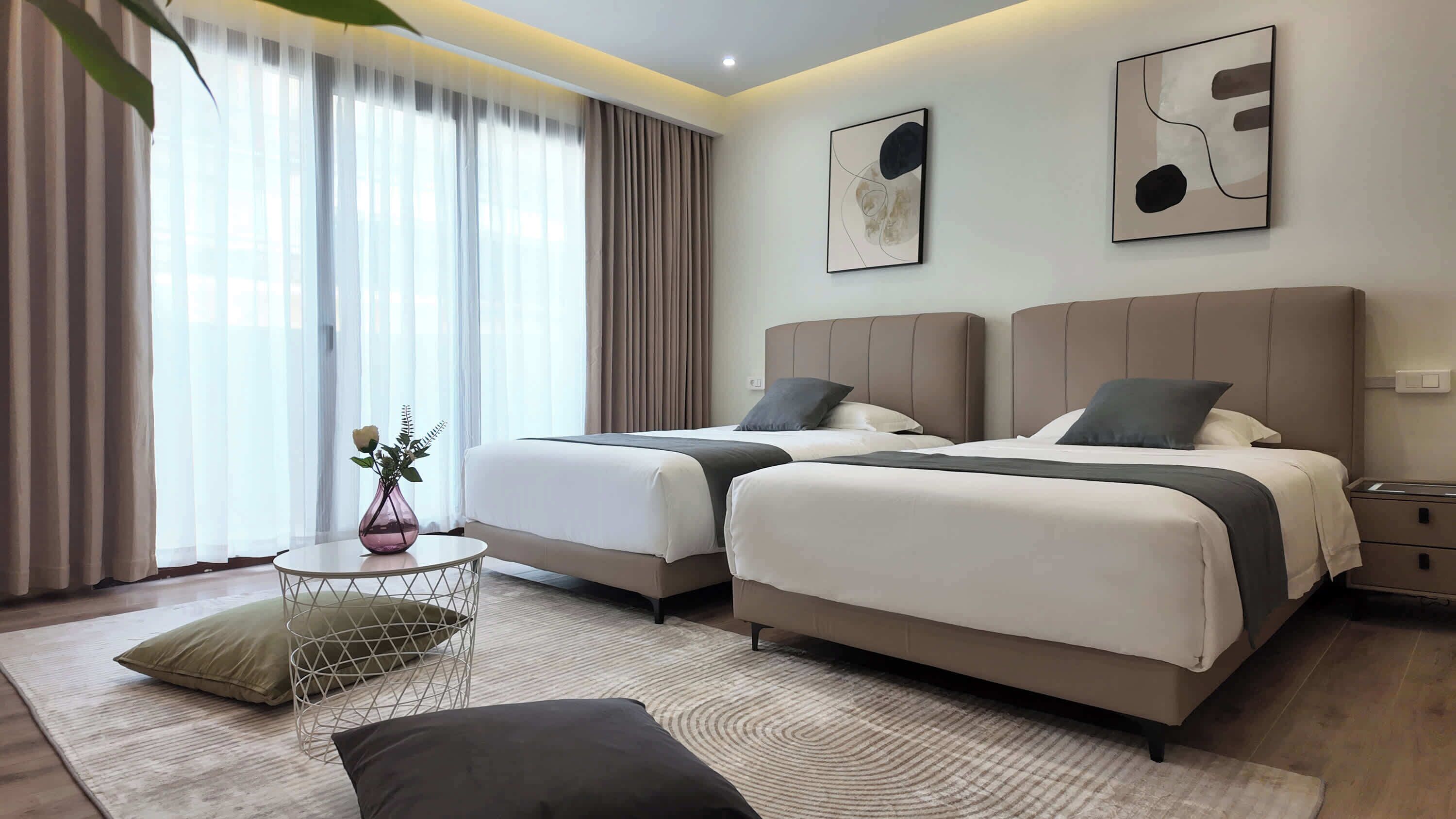 9 slaapkamers, een bureau, wifi, beddengoed