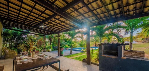 Casa em Imbassaí próxima da Praia e com Piscina