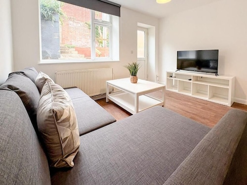 58d Thorpe Road - City Centre