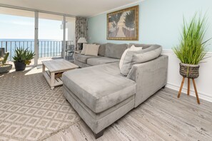 TV - 3 Bed, 3 Bath, Oceanfront Condo - Royal Garden Resort 701 (Garden City)