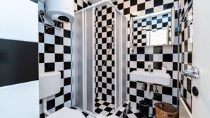 Shower, hair dryer, towels - Villa Figs beachfront apartman 1 by Villas Guide (Cesarica)