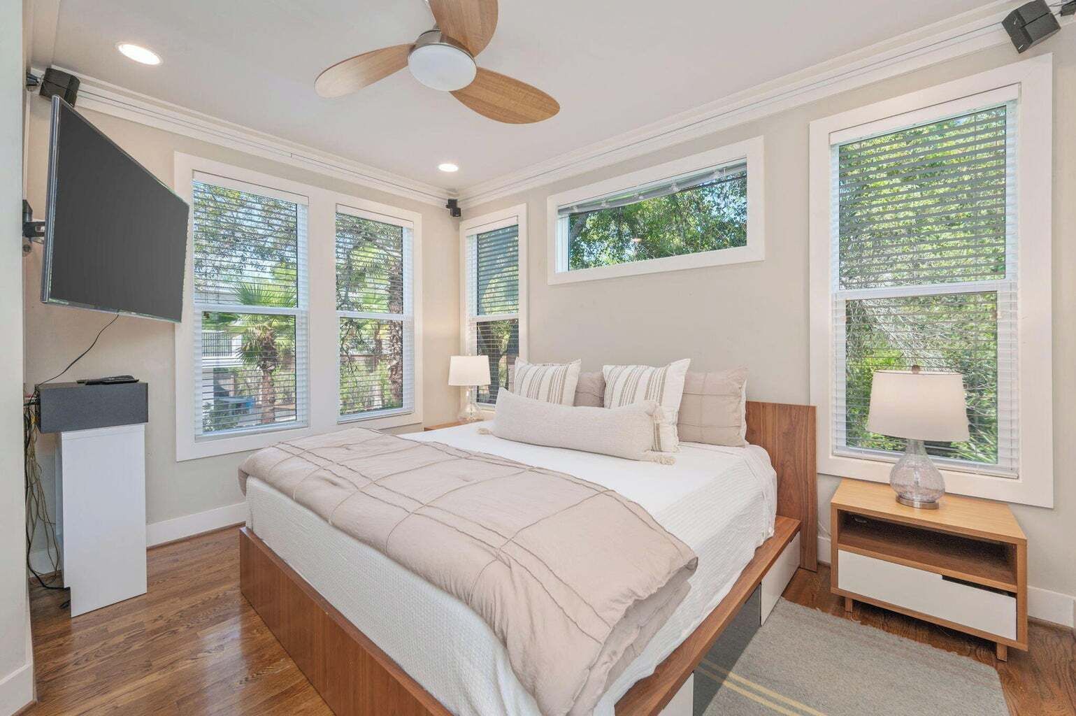 3 Schlafzimmer, Schreibtisch, Bügeleisen/Bügelbrett, kostenloses WLAN