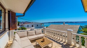 Property grounds - Villa Figs beachfront Apartman 2 By Villas Guide (Cesarica)