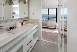 3 habitaciones, escritorio, tabla de planchar con plancha y wifi 