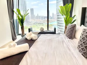 3 bedrooms, iron/ironing board, free WiFi, bed sheets - 3 bdr Chic Apt with Burj Khalifa & Fountain views! (Dubai)