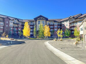 Exterior - Downhill Getaway - True Ski-In / Ski-Out Just steps to base of Granby Ranch! (granby)