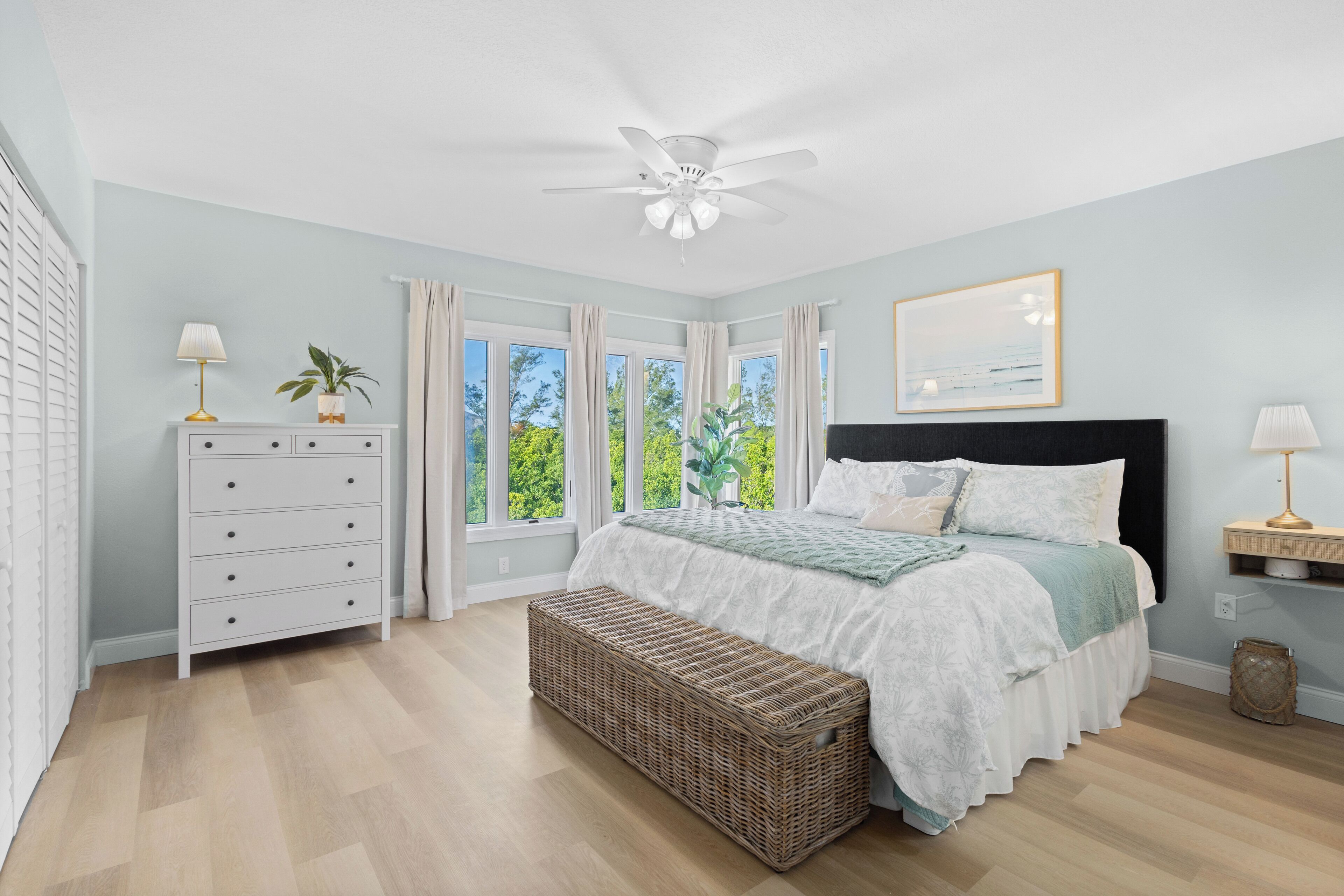 Bügeleisen/Bügelbrett, kostenloses WLAN, Bettwäsche