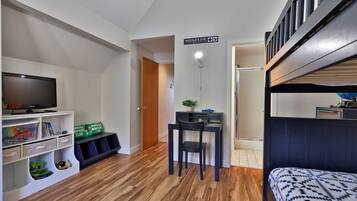 Condo, 2 Bedrooms