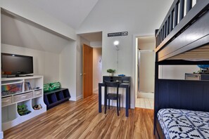 Condo, 2 Bedrooms