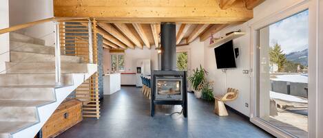 المنشأة من الداخل