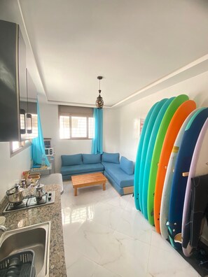 المنشأة من الداخل