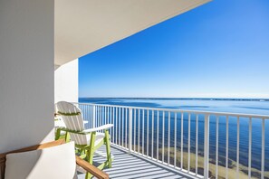 Property grounds - Newest 3 BR Waterfront Condo with Jaw Dropping View & Beautiful Interior! (Pensacola)