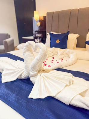 Executive Room, 1 King Bed | Desk, laptop workspace, free WiFi - The Fortunaa Avenue (Gwalior)