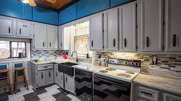 Microwave, oven, stovetop, dishwasher