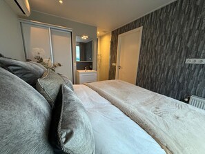 خدمة الإنترنت وملاءات أسرّة