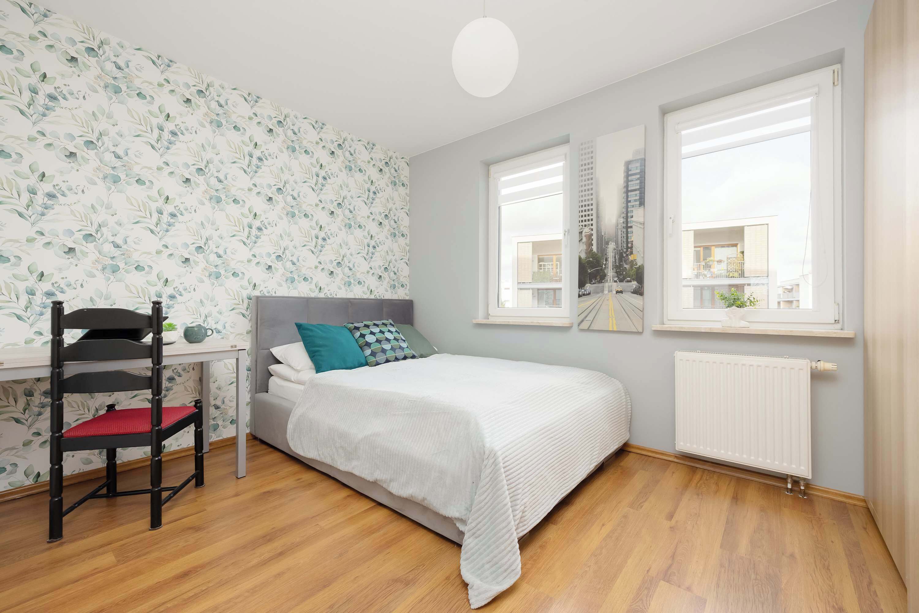 1 Schlafzimmer, Schreibtisch, Bügeleisen/Bügelbrett, Reisekinderbett