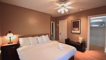 2 bedrooms, desk, iron/ironing board, travel cot