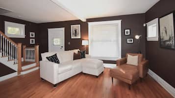 TV, fireplace, offices