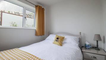 1 bedroom, individually decorated, individually furnished, free WiFi