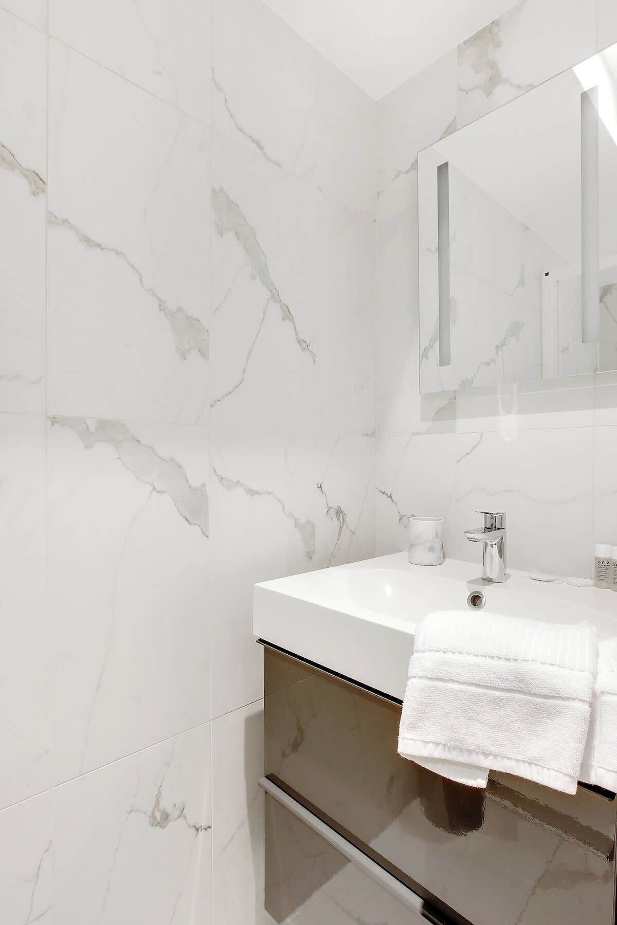 Douche, sèche-cheveux