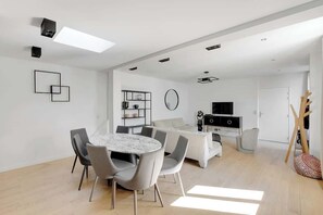 TV - Grand appartement 4BR climatisé - Arc de Triomphe (Paris)