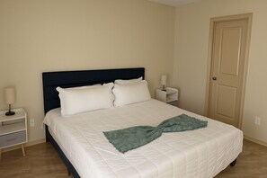 2 makuuhuonetta, silitysrauta/-lauta, Wi-Fi, vuodevaatteet