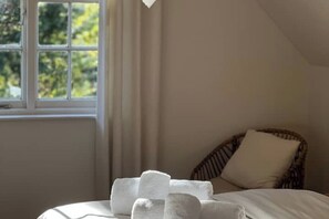 3 bedrooms, WiFi, bed sheets - 🌿 Oak Tree Cottage – A Peaceful Country Retreat on the Stoke Rochford Estate (Stoke Rochford)