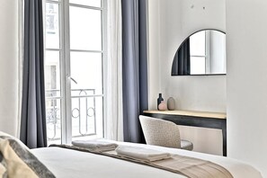 2 bedrooms, iron/ironing board, WiFi, bed sheets - Élégant appartement 2 chambres - Luxembourg (Paris)