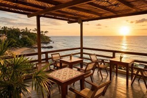 Outdoor dining - Ocean Bliss by Sugar Coliving (Matara)