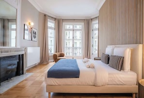 3 habitaciones, tabla de planchar con plancha, wifi y ropa de cama