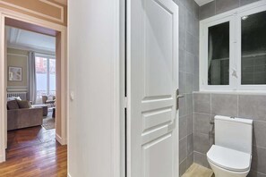 Een douche, een haardroger