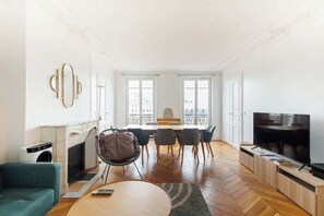 Televisie en een kantoor