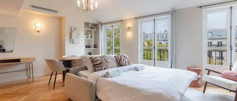 2 chambres, fer et planche à repasser, Wi-Fi, draps fournis