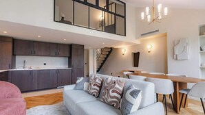 Unclassified image, 3 of 19, button - Air-conditioned 2-bedroom duplex – Marais / Bastille (Paris)