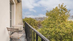 Unclassified image, 4 of 19, button - Air-conditioned 2-bedroom duplex – Marais / Bastille (Paris)