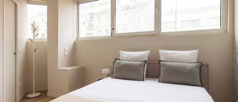 熨斗/熨衣板、WiFi、床单